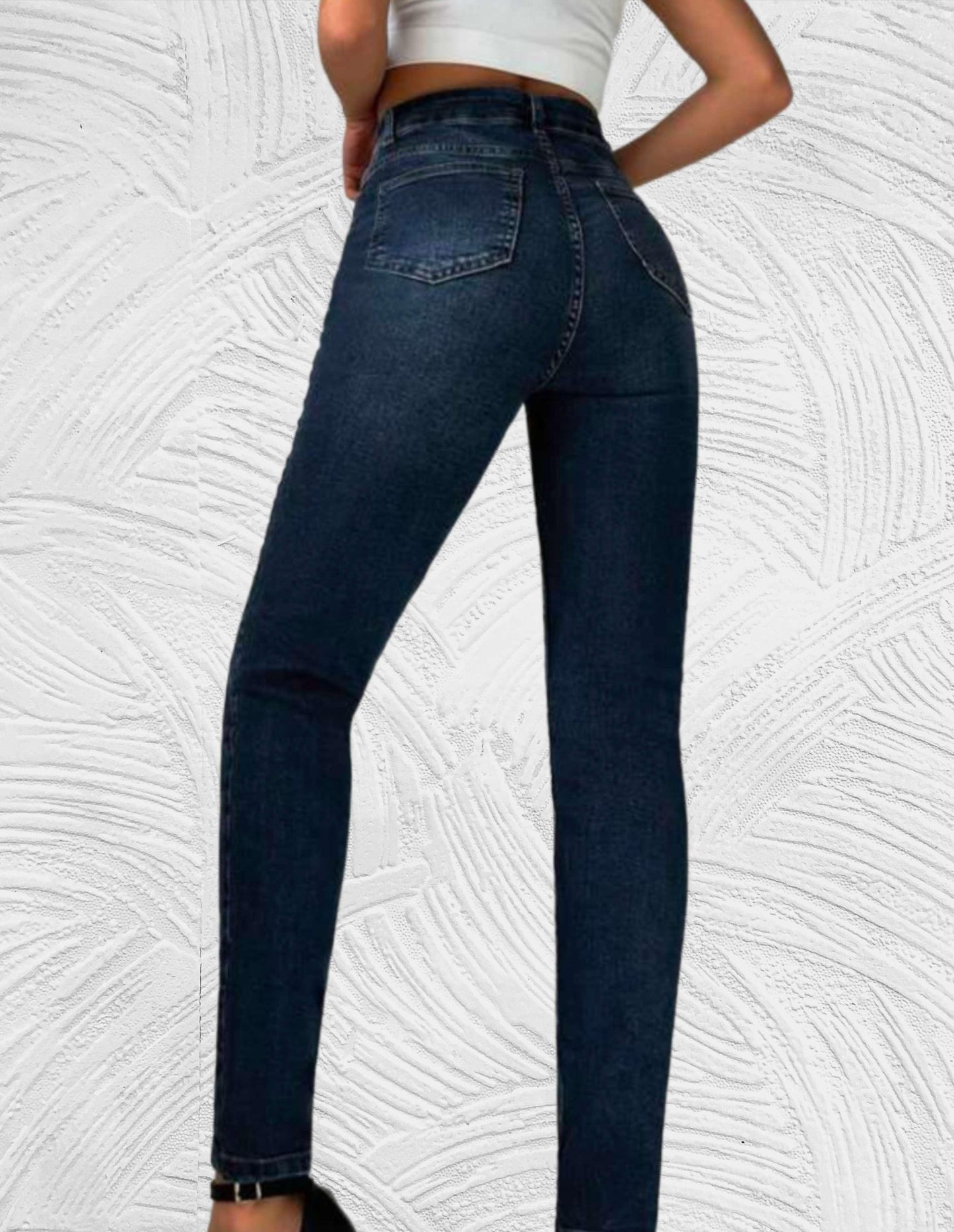 Strakke jeans met hoge taille en gescheurd ontwerp
